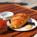 Scopri quante calorie ha una Brioche vuota o con la marmellata